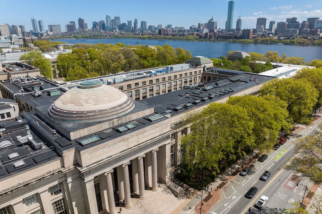 Massachusetts Institute of Technology